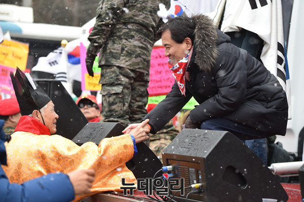 자유한국당 김진태 의원. 그는 태극기 집회에 처음부터 참석하면서 전통적 보수 지지층으로부터 강한 신뢰를 형성했다. ⓒ뉴데일리 이종현 기자