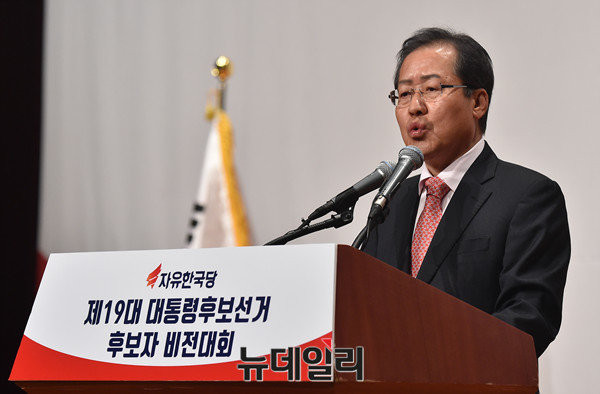 ▲ 자유한국당 소속 대선 경선 후보인 홍준표 경남도지사. 그는 19일 김진태 의원을 향해 '양박'이 아니라고 말했다. ⓒ뉴데일리 이종현 기자