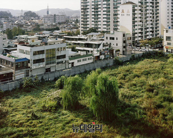 ▲ CD037-01, 100x125cm, Pigment Ink on Premium Luster, 2014 ⓒ 최창재