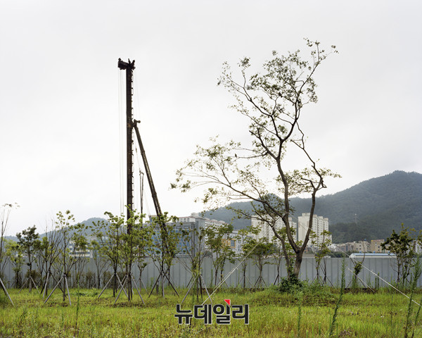 ▲ CR035-02, 100x125cm, Pigment Ink on Premium Luster, 2015 ⓒ 최창재