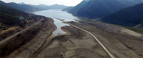 ▲ 가뭄으로 보령댐의 저수율이 계속 낮아지고 있다.ⓒ충남도