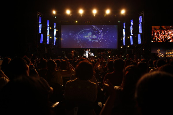 ▲ 지난해 청풍호반무대에서 열린 '원 썸머 나잇'공연 모습.ⓒ제천국제음악영화제