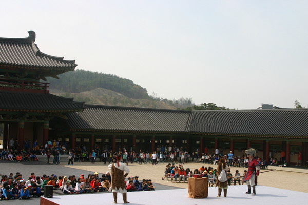 ▲ 충남 부여의 백제문화단지에서 봄맞이 상설·특별공연이 다음달 2일부터 열린다.ⓒ충남도