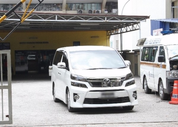 ▲ 김정남 추정 시신 말레이시아 중앙병원 반출장면. 사진제공:말레이시아 동방일보