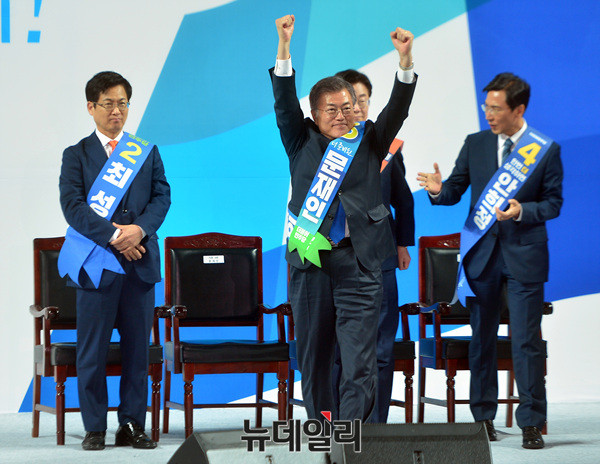 ▲ 27일 민주당 경선 호남권역 선출대회에서 압승을 거둔 문재인 후보. ⓒ공준표 기자