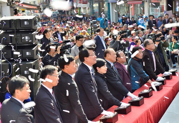 ▲ 지난해 제천시가 차 없는거리에서 가진 제천시민의 날 행사 모습.ⓒ제천시