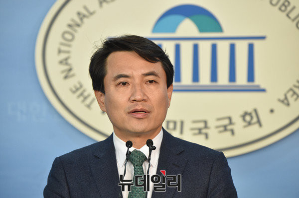 자유한국당 소속 대선 경선 후보인 김진태 의원. ⓒ뉴데일리 이종현 기자
