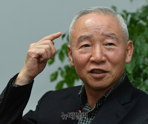 ▲ '인보길 초대석'에 응한 남재준 대선 후보가 이야기를 하고 있다.ⓒ뉴데일리 정상윤 기자