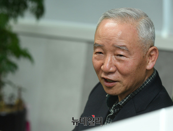 ▲ '인보길 초대석' 진행 중 남재준 대선 후보가 이야기를 하고 있다.ⓒ뉴데일리 정상윤 기자