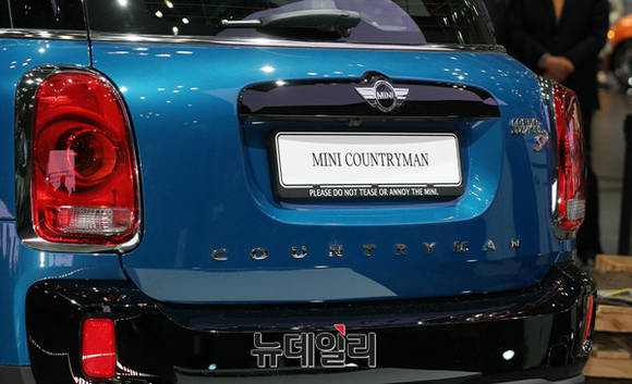 ▲ MINI의 2세대 뉴 컨트리맨.ⓒ이기륭 기자