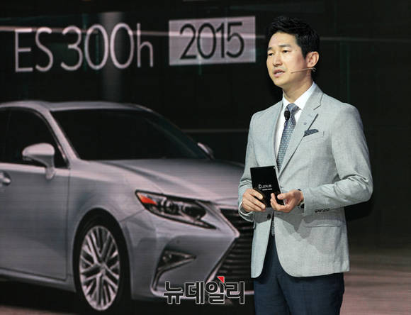 ▲ 이병진 렉서스코리아 이사가 뉴 LC500h에 대해 설명하고 있다.ⓒ이기륭 기자