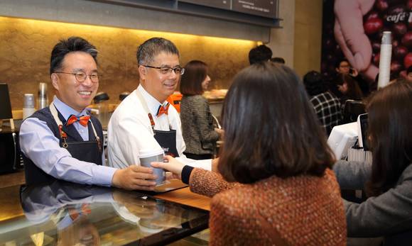 ▲ 서명석(좌), 황웨이청 공동대표 ⓒ유안타증권