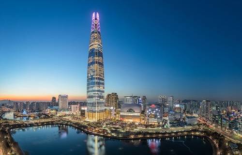 ▲ 내달 3일 개장을 앞둔 롯데월드타워. ⓒ롯데그룹