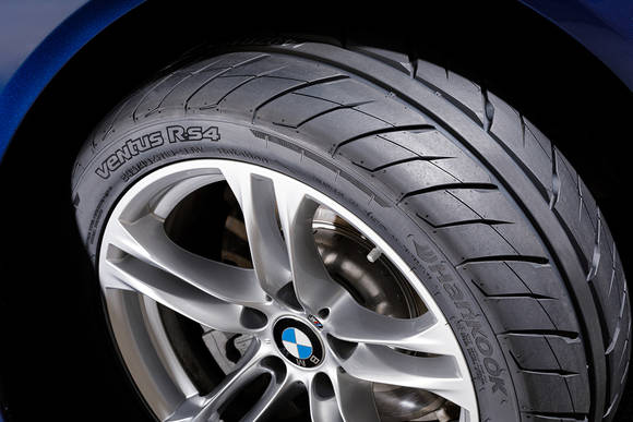 ▲ 한국타이어는 초고성능 타이어 '벤투스 R-s4'를 출시했다고 3일 밝혔다.ⓒ한국타이어