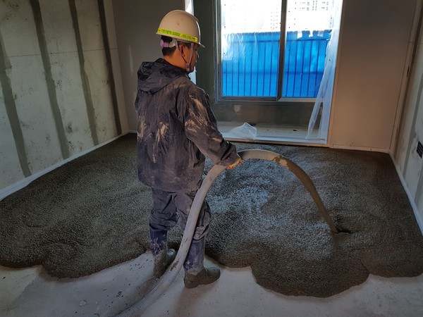 ▲ 대호건설이 지난 2월 LH한양 현장에서 에어로콘타설을 하고 있다.ⓒ(주)대호건설