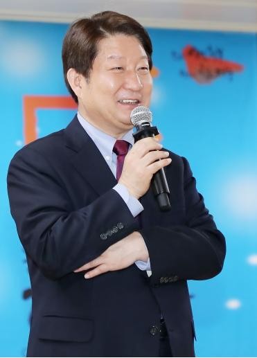 ▲ 권영진 대구시장이 4일 정례조회에서 공무원에게 강한 개척정신을 주문했다.ⓒ대구시