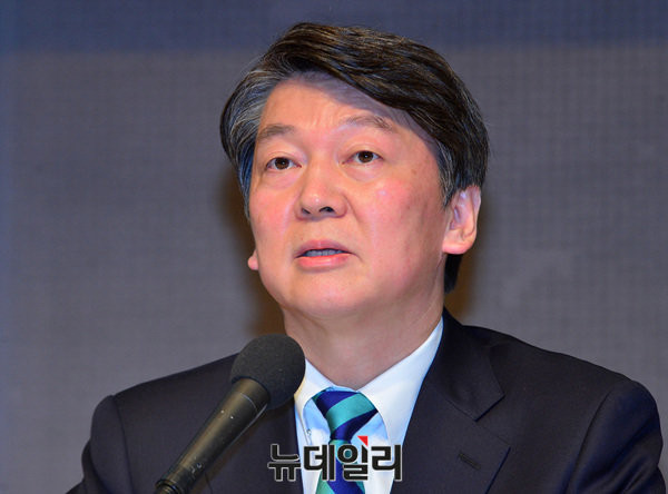 ▲ 국민의당 안철수 대선후보가 6일 서울 중구 프레스센터에서 열린 관훈클럽 초청토론회에 참석해 발언하고 있다. ⓒ뉴데일리 공준표 기자