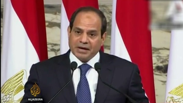 ▲ 이집트 북부 콥트 교회들에서 9일(현지시간) 연쇄 폭탄테러가 발생해 최소 47명이 숨지고 137명이 부상당했다. 압델 파타 엘시시 이집트 대통령은 3개월 간 국가비상사태를 선포했다. 사진은 엘시시 대통령.ⓒ'알자지라' 보도영상 캡쳐