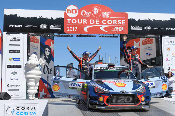 ▲ 현대차 월드랠리팀이 '2017 월드랠리챔피언십(WRC)' 4차 대회 코르시카 랠리에서 시즌 첫 우승을 달성했다.ⓒ현대차