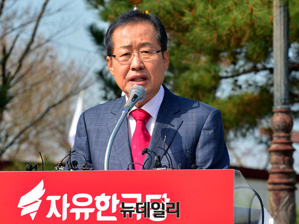 ▲ 자유한국당 홍준표 후보. 그는 11일 대국민 호소문을 통해 '보수 대통합'을 강하게 주장했다. ⓒ뉴데일리 공준표 기자