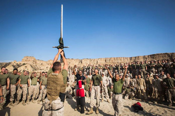 ▲ "자, 성검을 얻었으니 이제 보스 몹 김정은 목을 따러!" "와~" 美해병 제1사단까지 한반도에 온다면 심각한 상황임이 분명해 진다. ⓒ美해병 제1사단 홈페이지 공개사진.