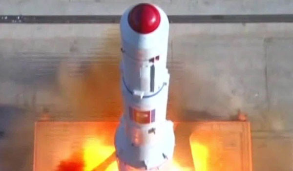 美정부는 북한이 오는 4월 15일 김일성 생일을 전후로 탄도미사일을 발사할 가능성이 있다고 보고, 발사 시에는 격추한다는 계획을 세워놓은 것으로 드러났다. 사진은 2012년 12월 북한이 발사한 '은하 3호'의 모습. ⓒ北선전매체 화면캡쳐.