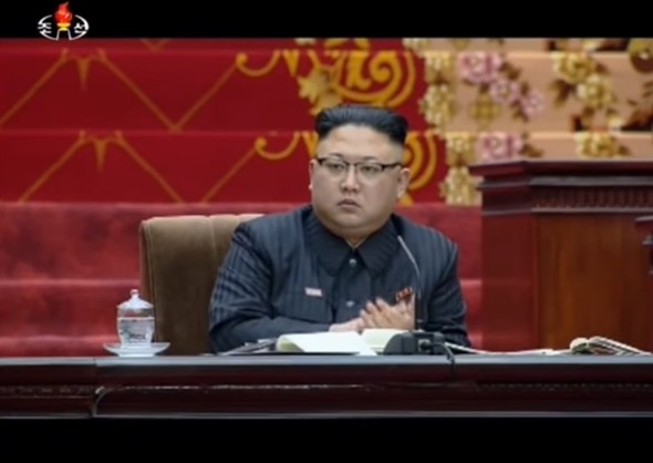 ▲ 북한 당국이 긴장된 한반도 정세를 운운하며 민간무력까지 비상 대기할 것을 명령했으나 정작 주민들은 관심이 없는 것으로 알려졌다. 사진은 북한 평양 만수대의사당에서 지난 11일 열린 최고인민회의 제13기 5차회의에 참석한 김정은.ⓒ北선전매체 영상 캡쳐