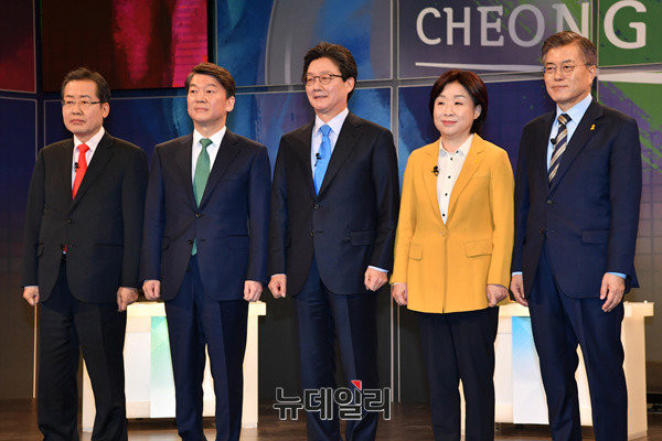 ▲ 13일 SBS 프리즘 센터에서 열린 대선후보 TV토론회에 참가한 5명의 후보. ⓒ 사진공동취재단