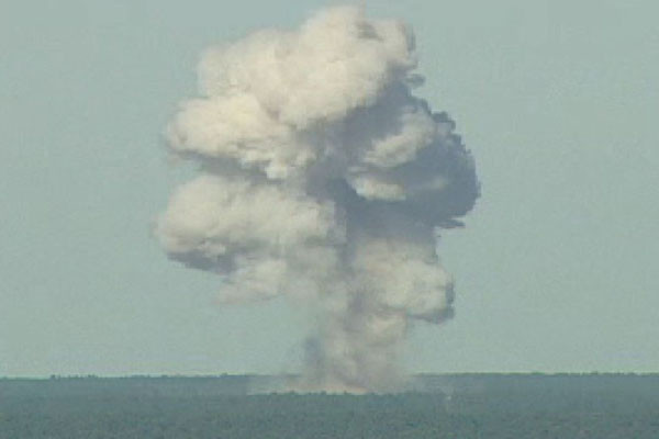 2003년 3월 11일 GBU-43 폭탄 실험 장면. 이 폭탄의 별명은 '모든 폭탄의 엄마'다. ⓒ美공군 공개영상 캡쳐.