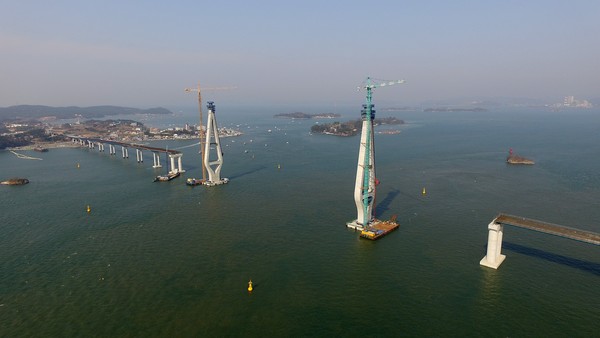 ▲ 충남 보령~태안 도로를 연결하는 연륙교 공사현장 모습.ⓒ충남도