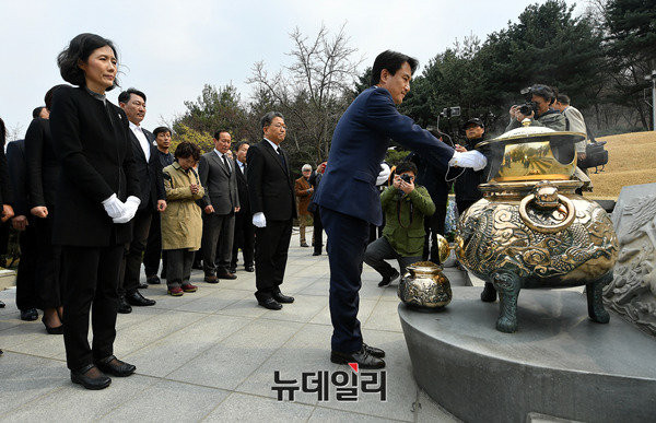 ▲ 자유한국당 김진태 의원. 그는 18일 SNS를 통해 더불어민주당 문재인 후보를 강하게 비판했다. ⓒ뉴데일리 정상윤 기자