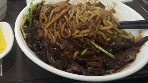 ▲ 최근 경기 성남시 가천대학교에서 몇몇 학생이 수업이 진행되는 강의실로 짜장면을 주문해 식사한 사실이 드러나면서 논란이 되고 있다. ⓒ뉴데일리