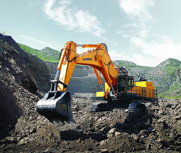 ▲ 현대건설기계가 러시아에서 수주한 120톤급 초대형 굴삭기ⓒ현대중공업