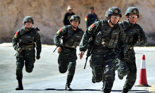 ▲ 훈련 중인 중공군 특수부대. 북한에서 전쟁이 발발, 김정은을 제거하면 이들이 북한 핵시설을 무력으로 점령할 가능성이 있다고 한다. ⓒ차이나 밀리터리 리뷰 블로그 화면캡쳐.