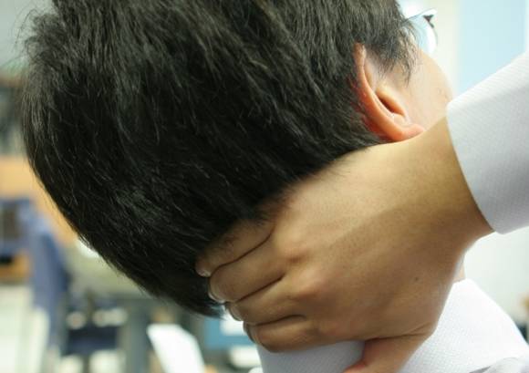 ▲ 갑자기 한쪽 팔다리에 힘이 없거나 저리고, 갑자기 말을 못하거나 잘 알아듣지 못할 때. 바로 '소리없는 불청객', 뇌졸중 발생이 의심되는 때로, 빠른 치료가 요구된다.ⓒ고대안산병원