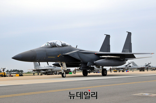 ▲ 한국공군 F-15K 전투기가 이륙 준비를 하고 있다. ⓒ뉴데일리 오세진 기자