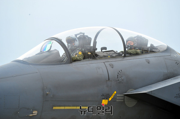 ▲ 한국공군 F-15K 전투기가 이륙 준비를 하고 있다. ⓒ뉴데일리 오세진 기자