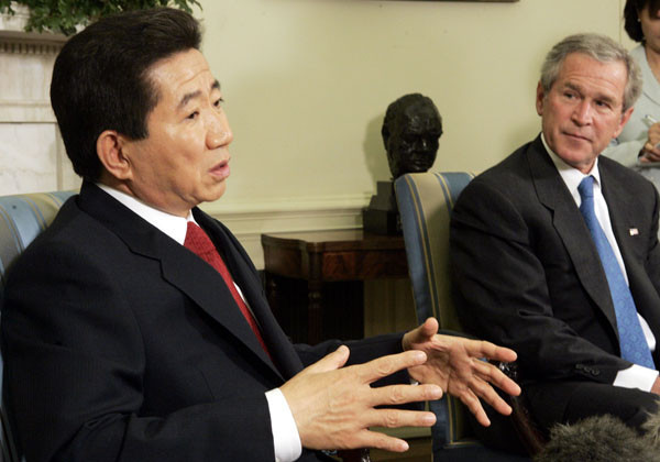 ▲ 2006년 5월 한미정상회담 당시 노무현 대통령과 조지 W.부시 대통령의 모습. 부시 행정부는 북한 문제를 놓고 DJ·盧정권과 의견 충돌이 잦았던 것으로 알려져 있다. ⓒ美국무부 아카이브.