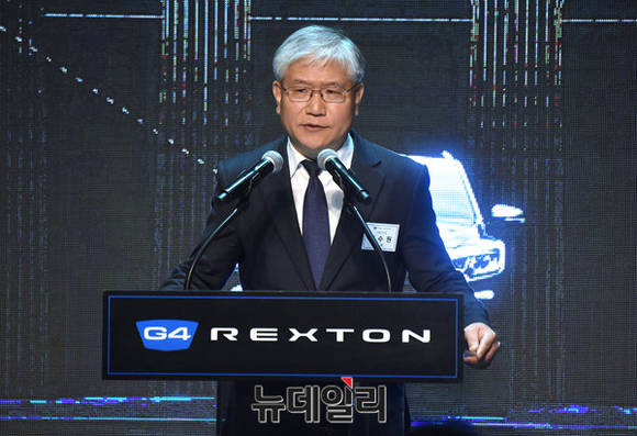 ▲ 쌍용자동차는 25일 반얀트리 클럽 앤 스파 서울에서 G4 렉스턴 Tech Show를 진행했다. 이 자리에서 이수원 쌍용차 기술연구소장은 G4 렉스턴을 통해 지속성장 중인 SUV 시장에서 경쟁력을 확보하겠다고 강조했다.ⓒ이종현 기자