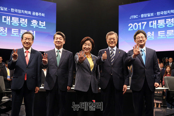 ▲ 오는 19대 대선에 출마하는 다섯명의 후보. 사진은 JTBC TV토론에 출연할 당시 모습이다. ⓒ사진공동취재단