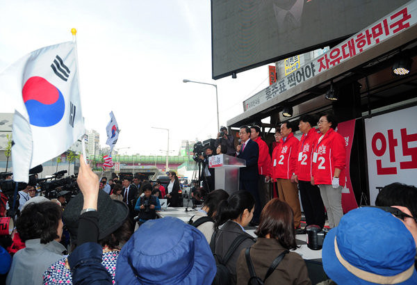 ▲ 자유한국당 홍준표 후보의 구리 유세 모습. ⓒ뉴데일리 공준표 기자