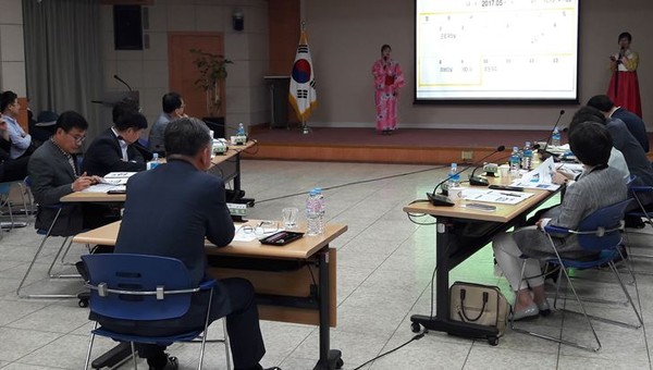 ▲ 충북 청주시가 1일 시청에서 시정연구모임의 중간 발표회를 가졌다.ⓒ청주시