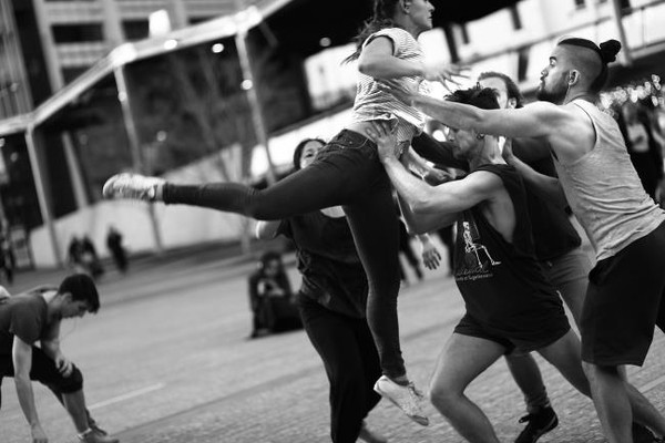 ▲ 2017안산국제거리극축제 공식참가작인 리젤 징크의 '스탠스, 8시간'