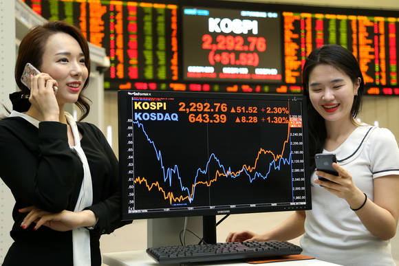 ▲ 코스피 지수가 지난 8일 2292포인트로 사상 최고치를 기록했다.ⓒ한국거래소