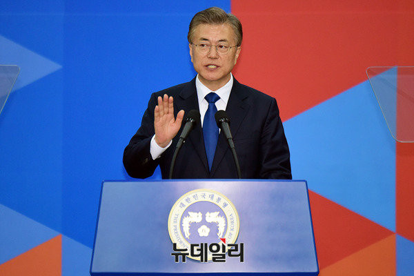 ▲ 문재인 대통령이 10일 19대 대통령 취임선서를 하는 모습. ⓒ정상윤 기자