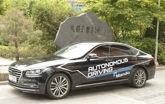 ▲ 자체 개발 센서를 장착한 만도 자율주행차.ⓒ국토부