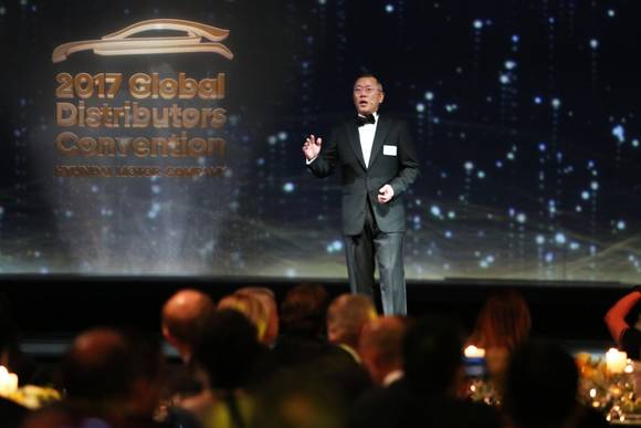 ▲ 정의선 현대차 부회장이 전 세계 대리점 사장단들에게 환영사를 하고 있다.ⓒ현대차