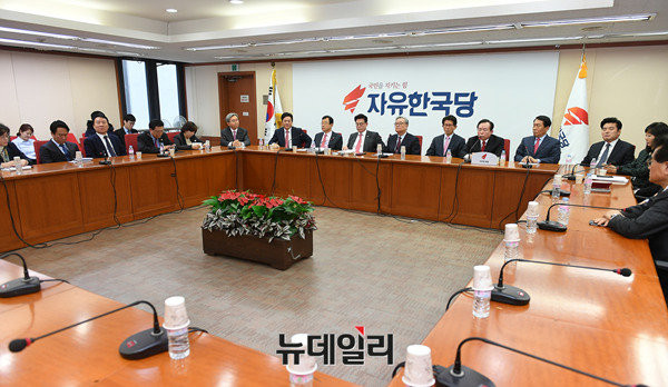 ▲ 자유한국당이 14일, 조국 민정수석의 '정윤회 문건 파동 재조사' 발언에 대해 강도높게 비판했다. ⓒ뉴데일리 정상윤 기자