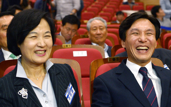 ▲ (왼쪽부터) 추미애 민주당 대표와 김민석 전 의원. ⓒ뉴시스