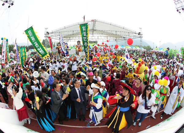 ▲ 제13회 영양산나물축제가 20만명 관광객이 찾으면서 3일간 일정이 마무리됐다.ⓒ영양군